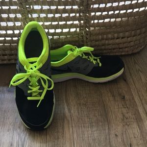 Nike Dual Fusion Boys 6 Tennis Shoes